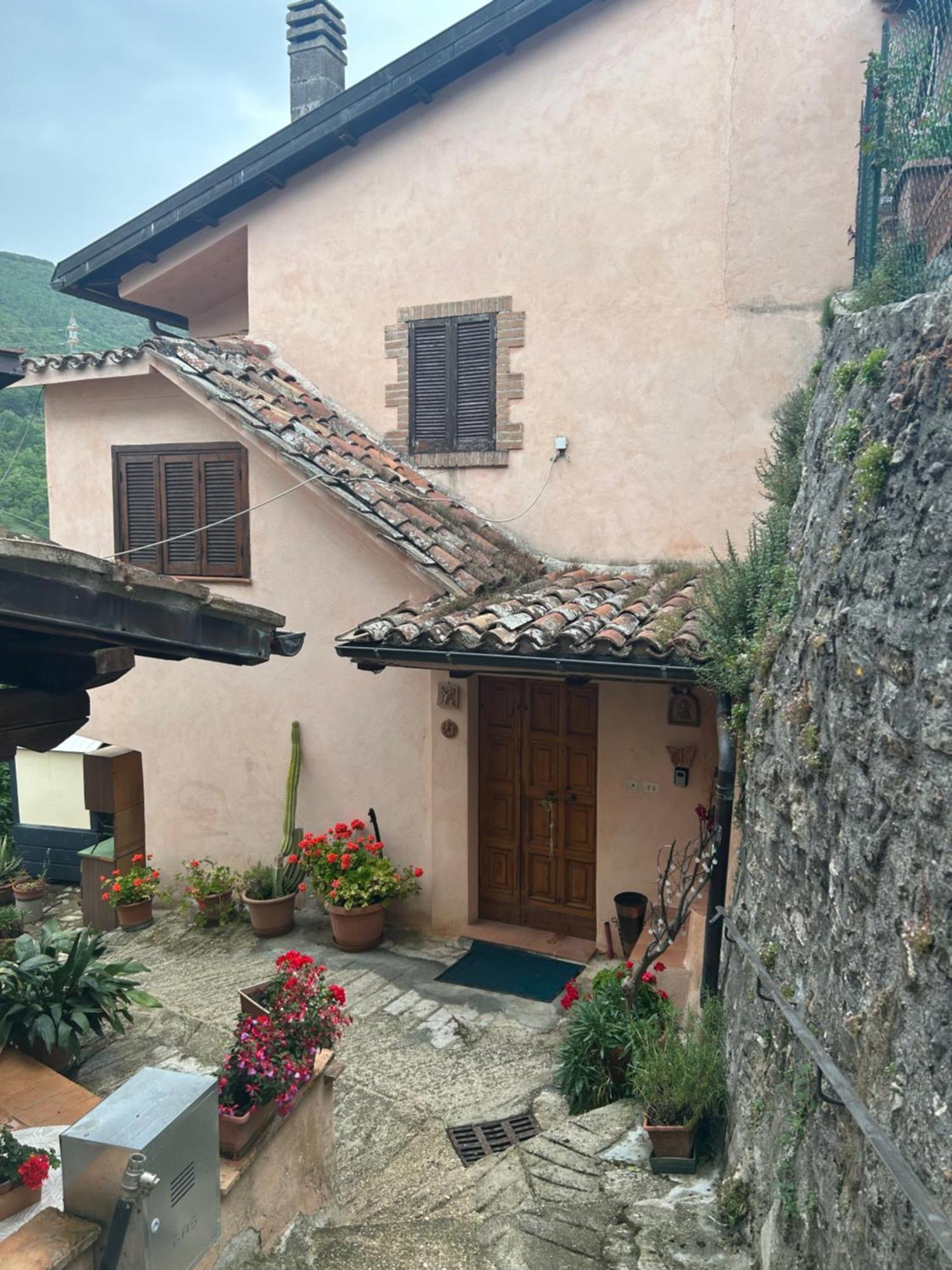 Casa Belvedere A Valle San Martino Di Spoleto Dış mekan fotoğraf